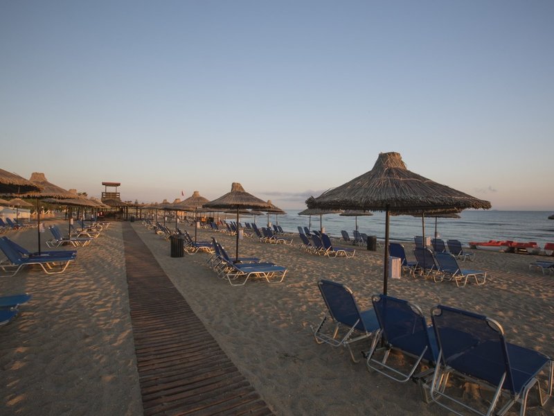 Anissa Beach & Village 10