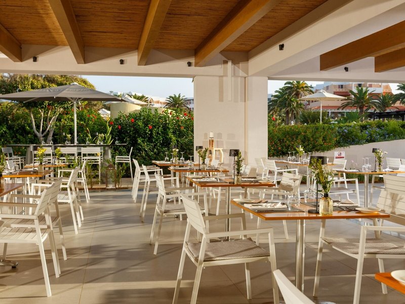 Anissa Beach & Village 32