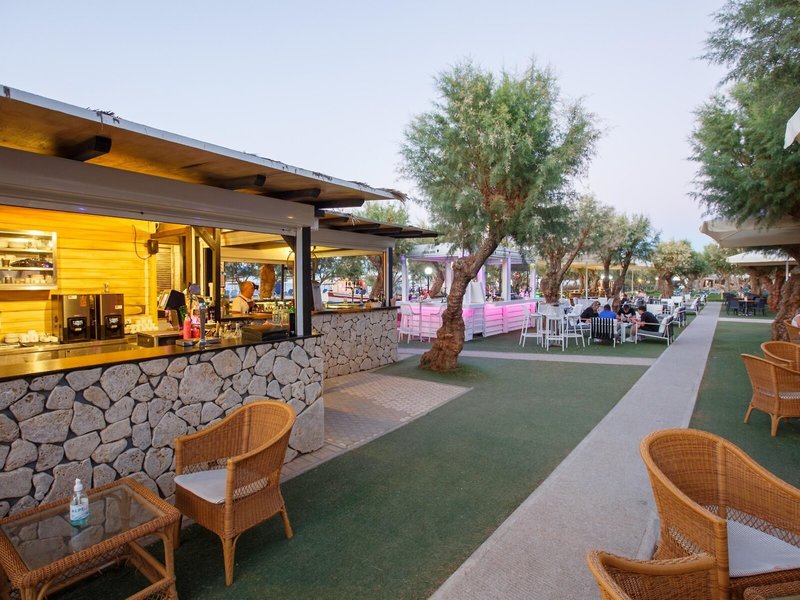 Anissa Beach & Village 39