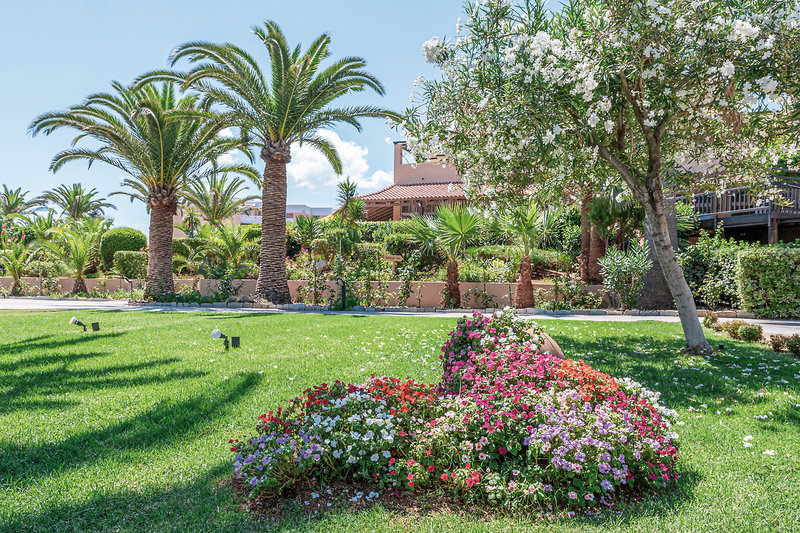 Anissa Beach & Village 8