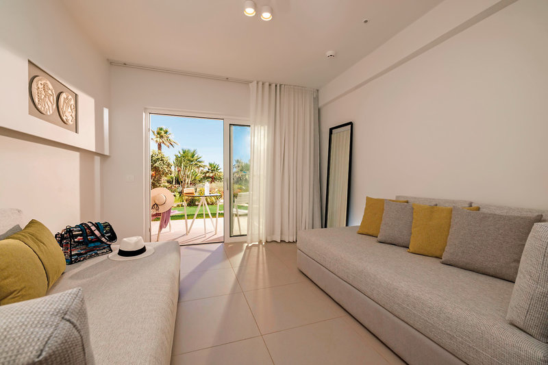 Anissa Beach & Village 11