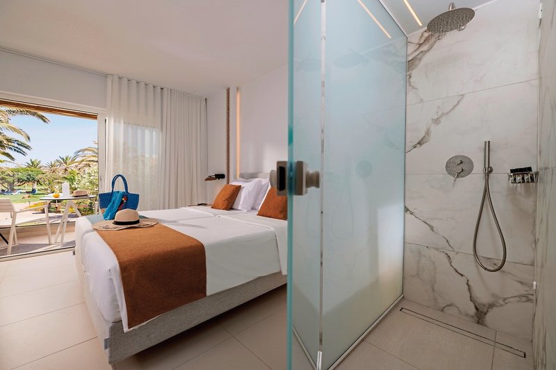 Anissa Beach & Village 22