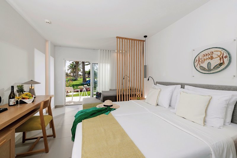 Anissa Beach & Village 23