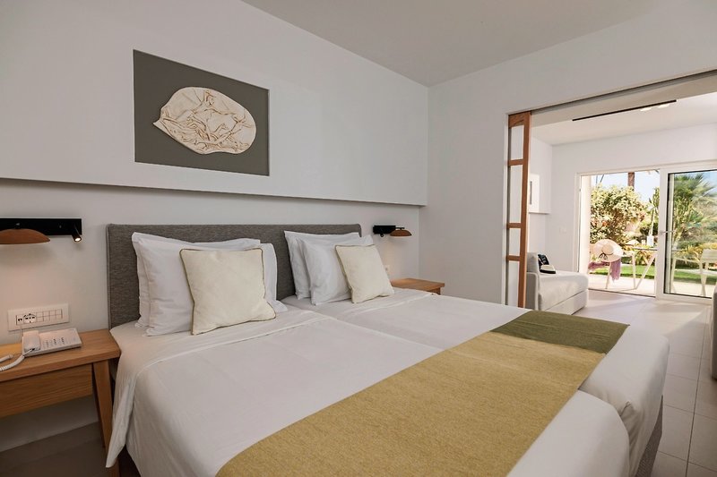 Anissa Beach & Village 32