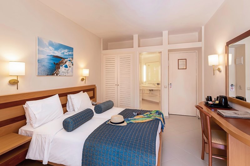 Anissa Beach & Village 36