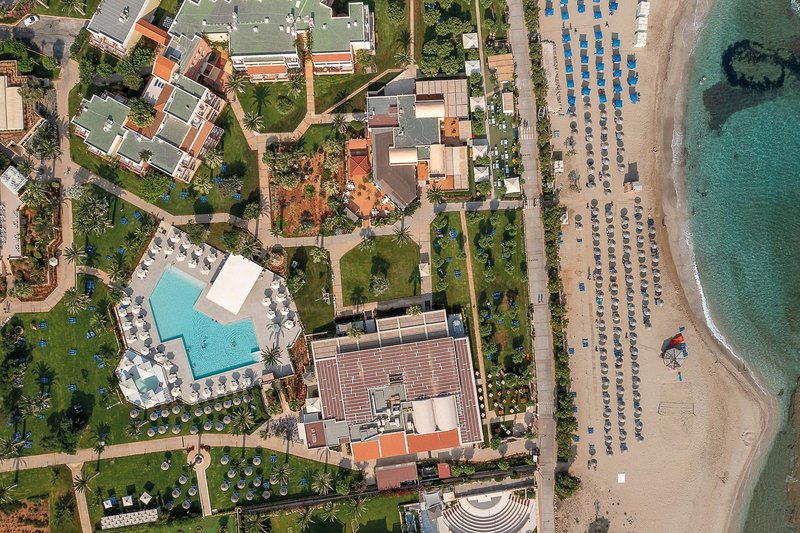 Anissa Beach & Village 7