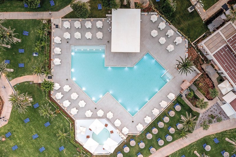 Anissa Beach & Village 15