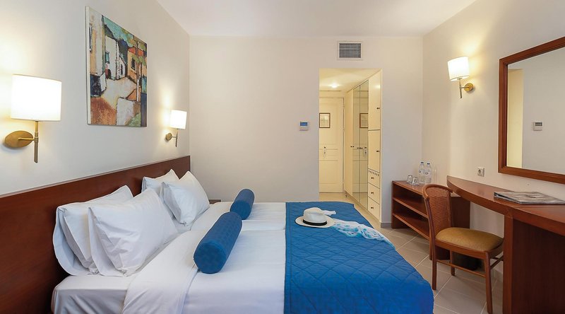Anissa Beach & Village 33