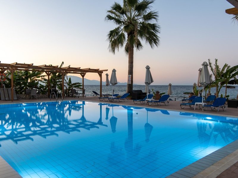 Belussi Beach Hotel 10