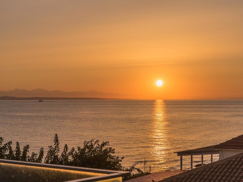 Belussi Beach Hotel 14