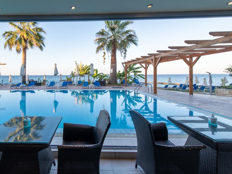 Belussi Beach Hotel 18