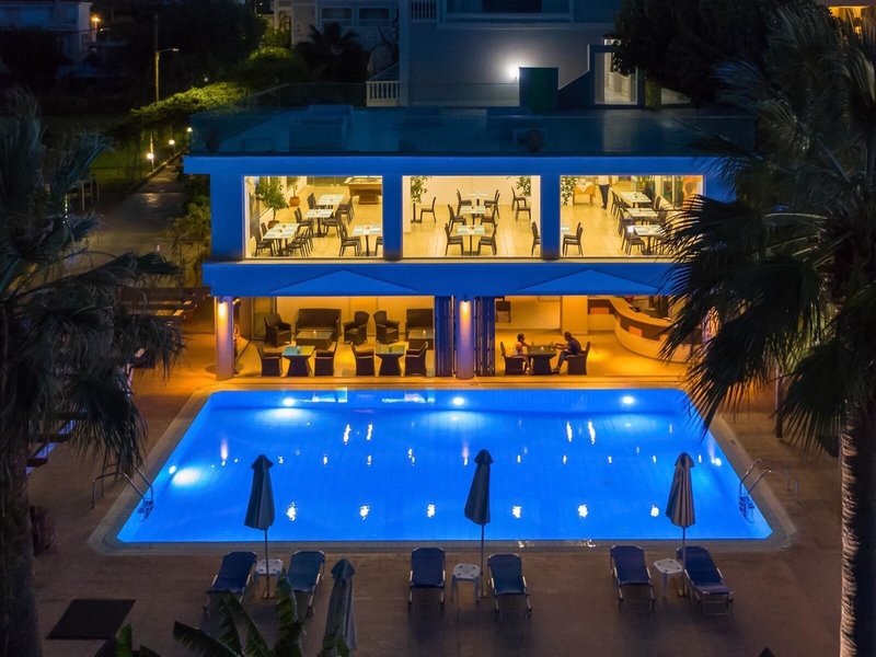 Belussi Beach Hotel 19