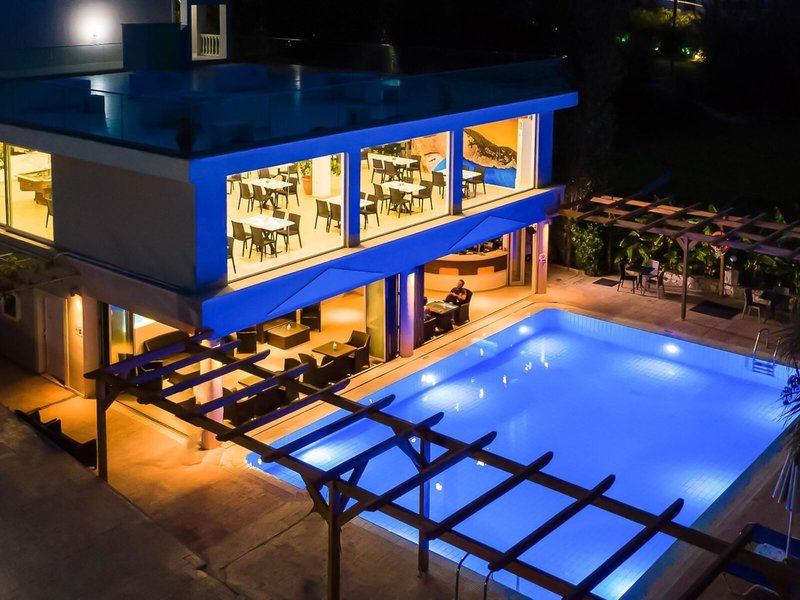 Belussi Beach Hotel 21