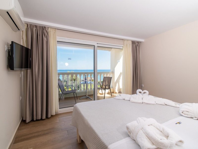 Belussi Beach Hotel 29