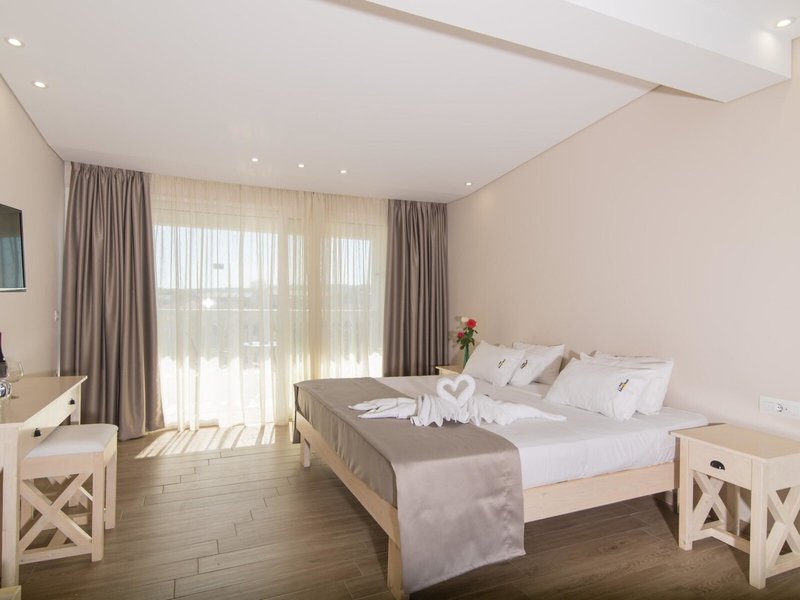 Belussi Beach Hotel 31