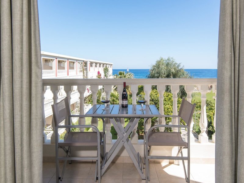 Belussi Beach Hotel 34