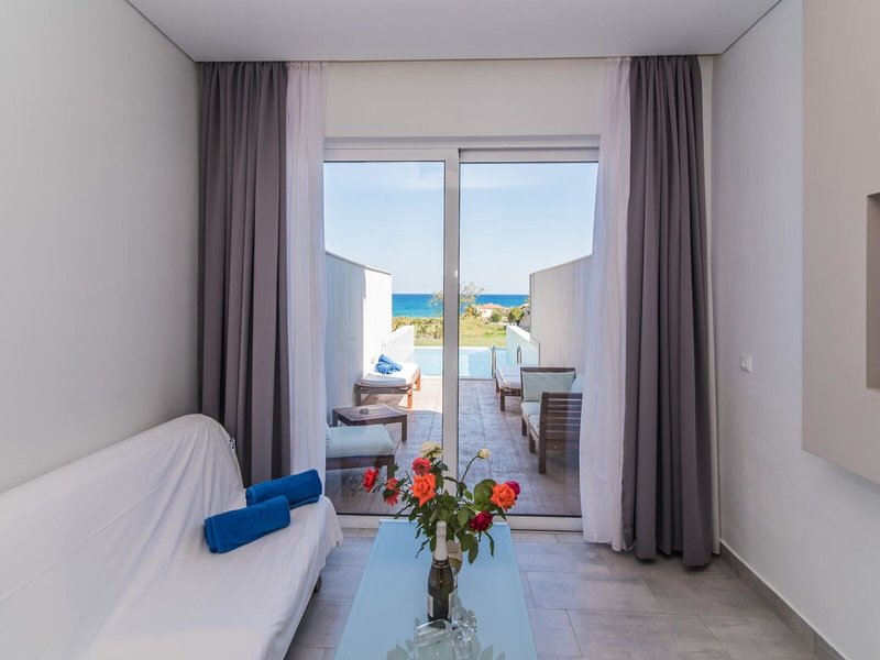 Belussi Beach Hotel 37