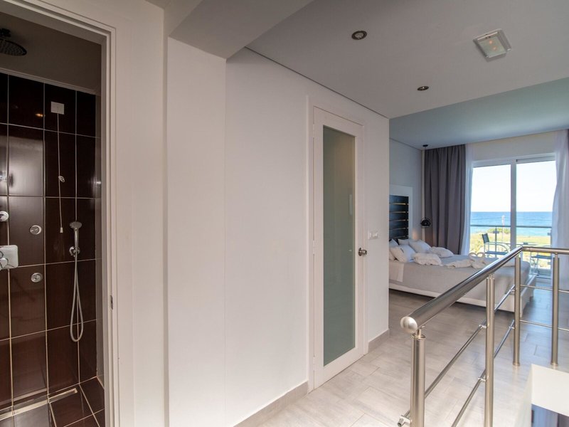 Belussi Beach Hotel 38