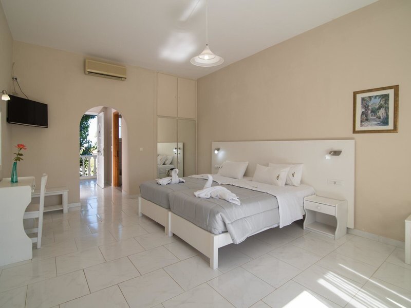 Belussi Beach Hotel 41