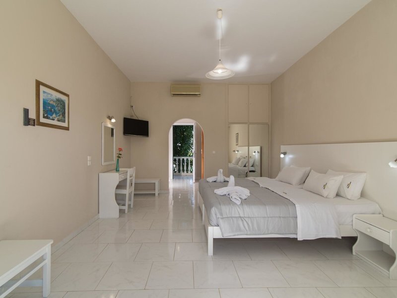 Belussi Beach Hotel 43