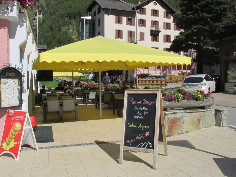 Swiss Budget Alpenhotel Täsch 16