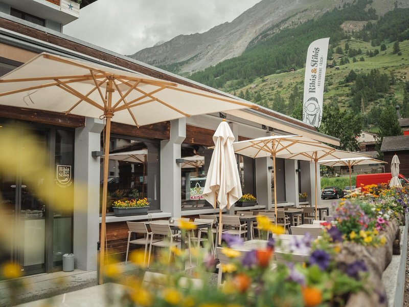 Swiss Budget Alpenhotel Täsch 17