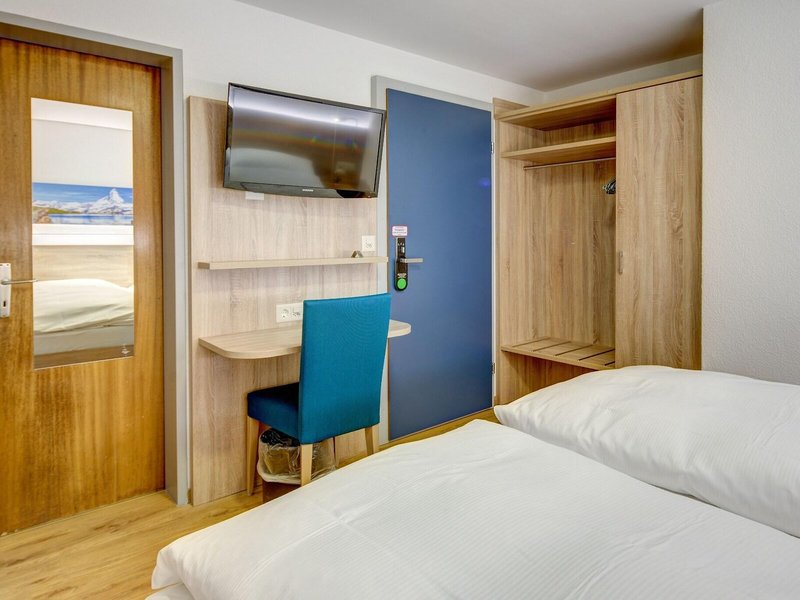 Swiss Budget Alpenhotel Täsch 28