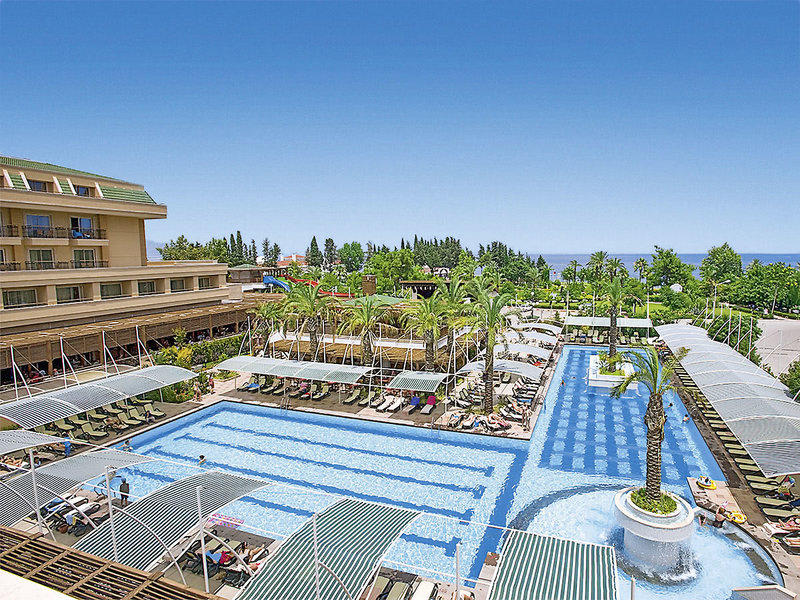 Crystal Deluxe Resort & Spa 1