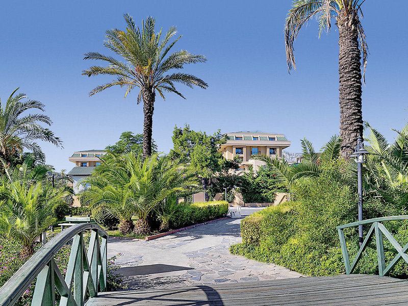 Crystal Deluxe Resort & Spa 5