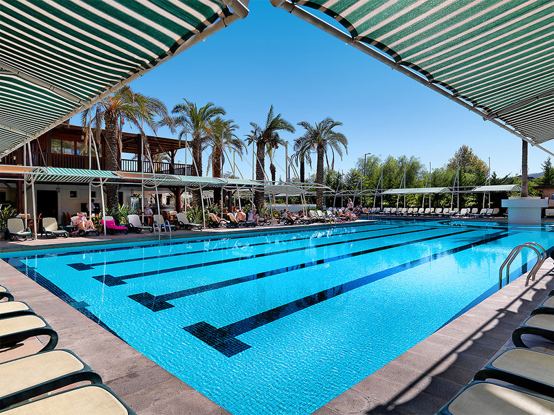 Crystal Deluxe Resort & Spa 20