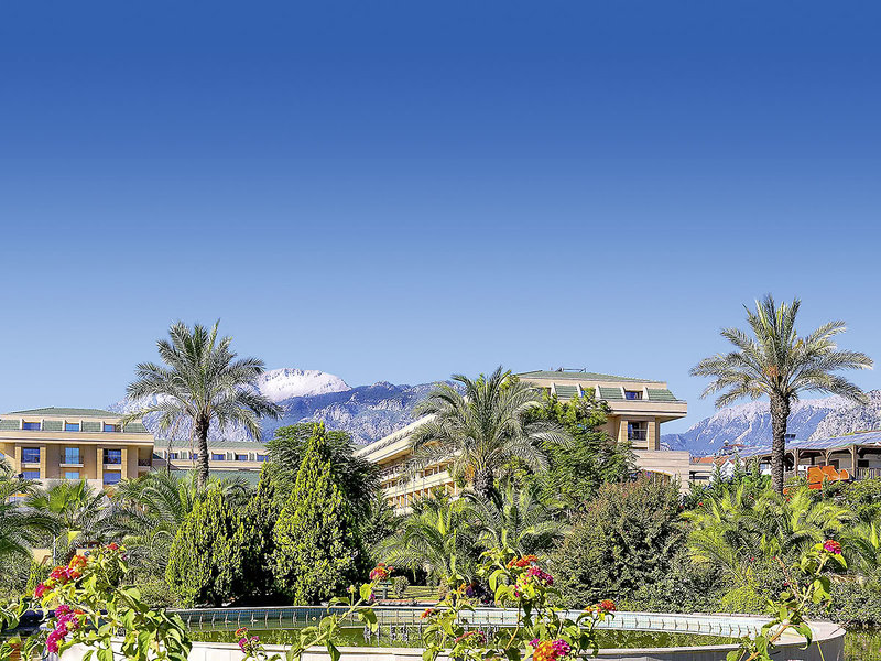 Crystal Deluxe Resort & Spa 23