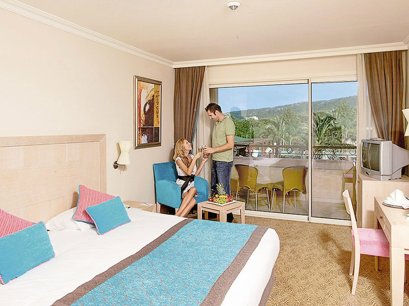 Crystal Deluxe Resort & Spa 24