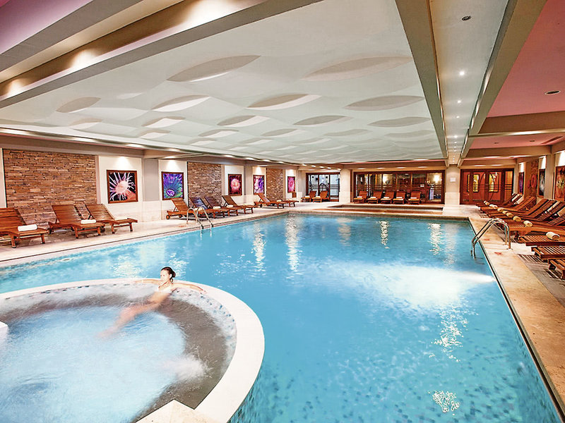 Crystal Deluxe Resort & Spa 25