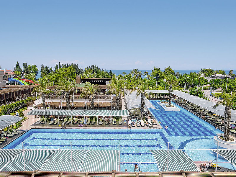 Crystal Deluxe Resort & Spa 26