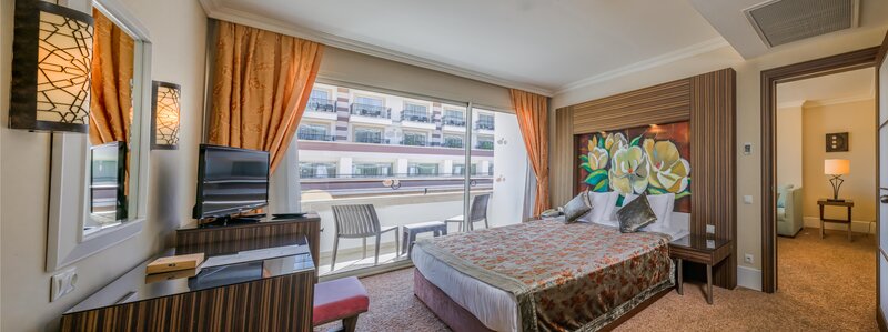 Crystal Deluxe Resort & Spa 40