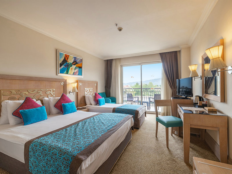 Crystal Deluxe Resort & Spa 10