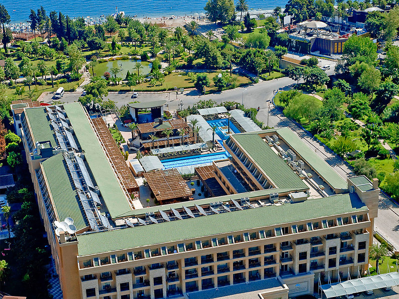 Crystal Deluxe Resort & Spa 15