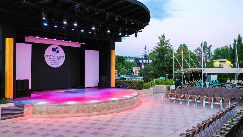 Crystal Deluxe Resort & Spa 32