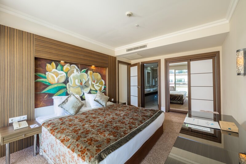 Crystal Deluxe Resort & Spa 63