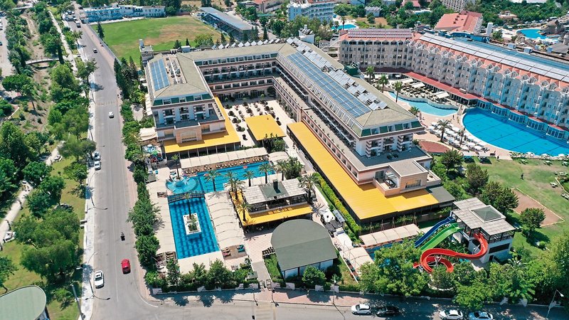 Crystal Deluxe Resort & Spa 2