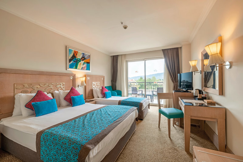 Crystal Deluxe Resort & Spa 4