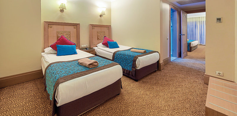 Crystal Deluxe Resort & Spa 7