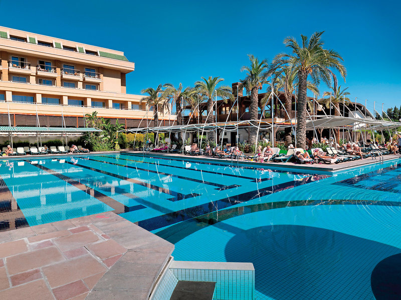 Crystal Deluxe Resort & Spa 10