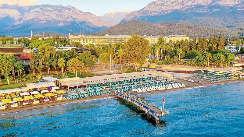 Crystal Deluxe Resort & Spa 16