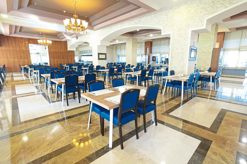 Crystal Deluxe Resort & Spa 17