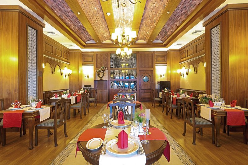 Crystal Deluxe Resort & Spa 18