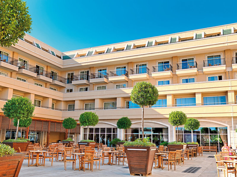 Crystal Deluxe Resort & Spa 23