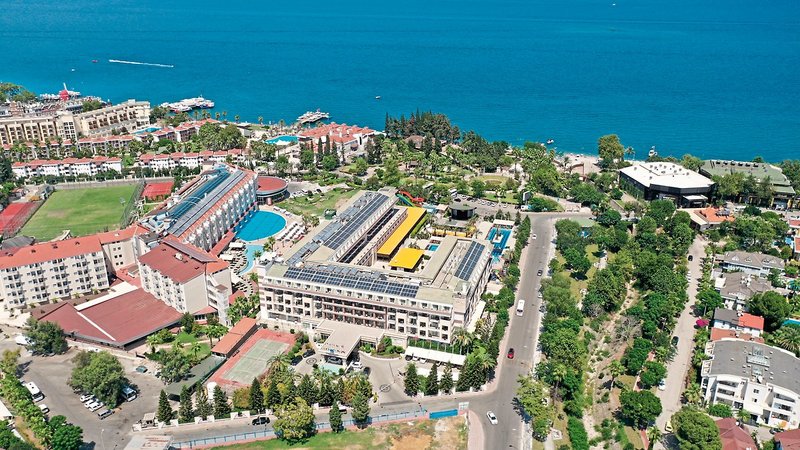 Crystal Deluxe Resort & Spa 35