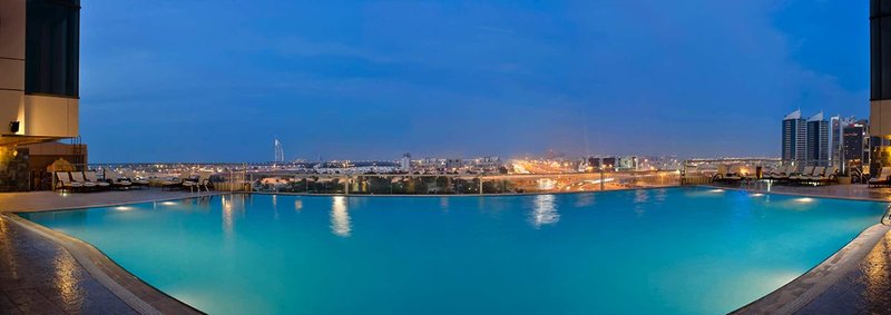 Two Seasons Hotel & Apartments  4