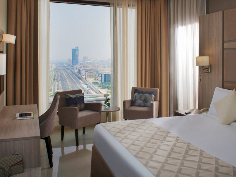 Two Seasons Hotel & Apartments  13